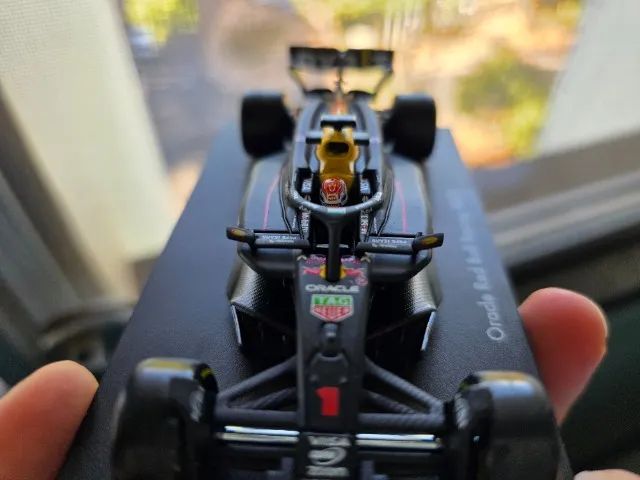 Miniatura F1 Red Bull RB20 Max Verstappen 2024 - Foto 5