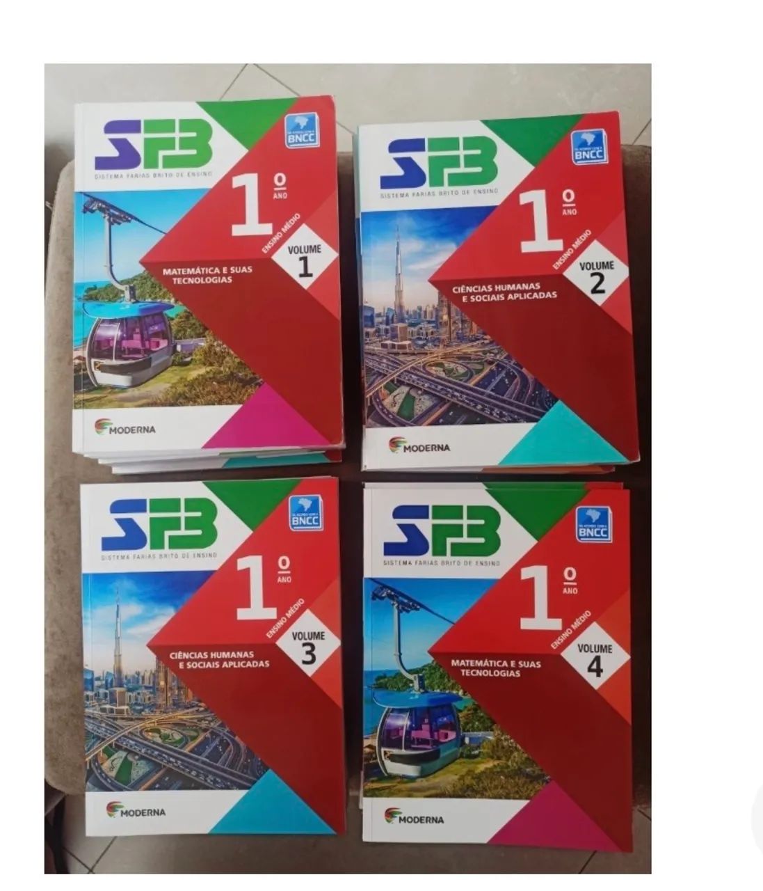 Vende-se livro 1 ano Ensino médio Farias Brito 