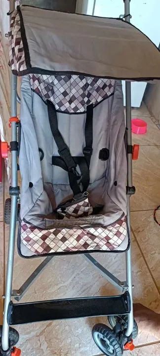 Carrinho de Bebê - Dobrável e Leve - Foto 5