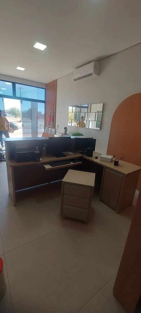 Balcao de atendimento em L