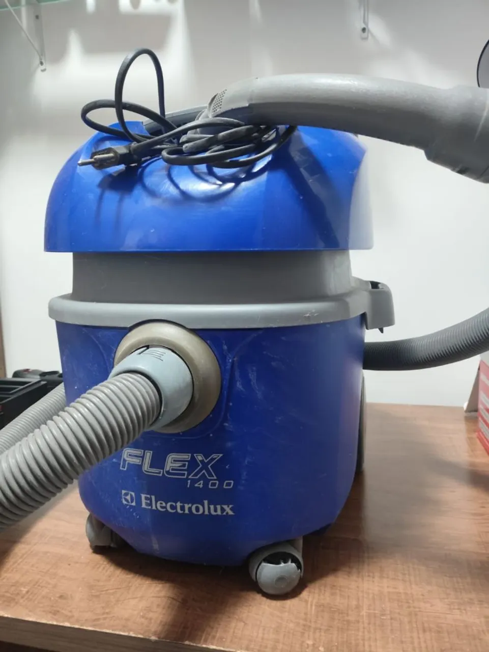 Aspirador de Pó Electrolux Flex 1400