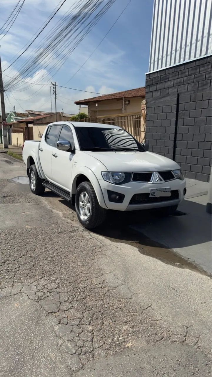 Oportunidade! L200 TRITON MUITO NOVA! 
