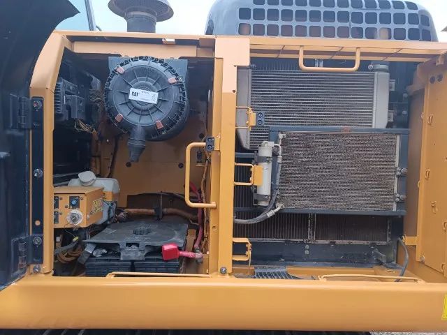ESCAVADEIRA CATERPILLAR MODELO 320D2L ANO 2016 - Foto 5