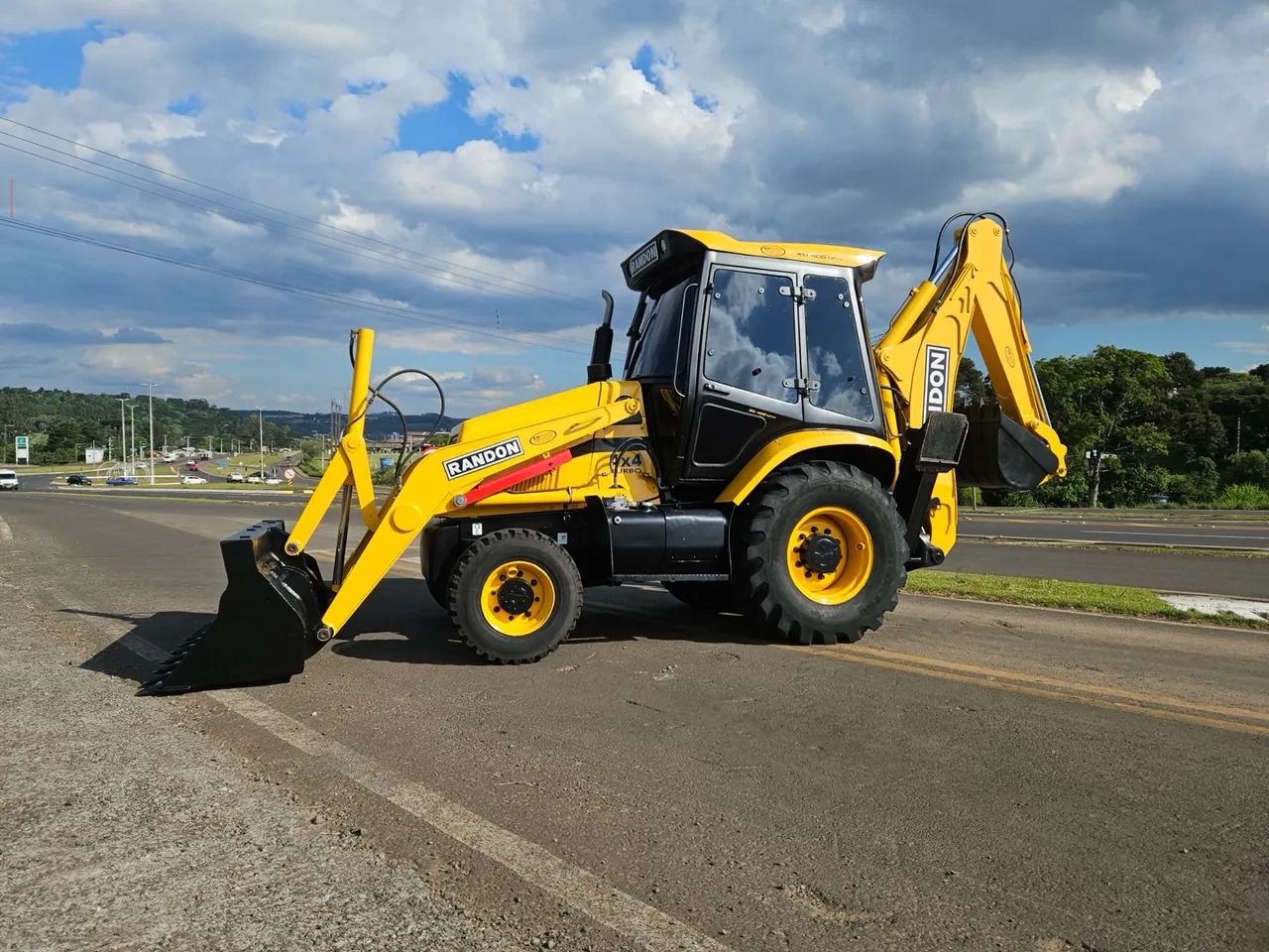 Retroescavadeira Randon RK 406 advanced - Foto 4
