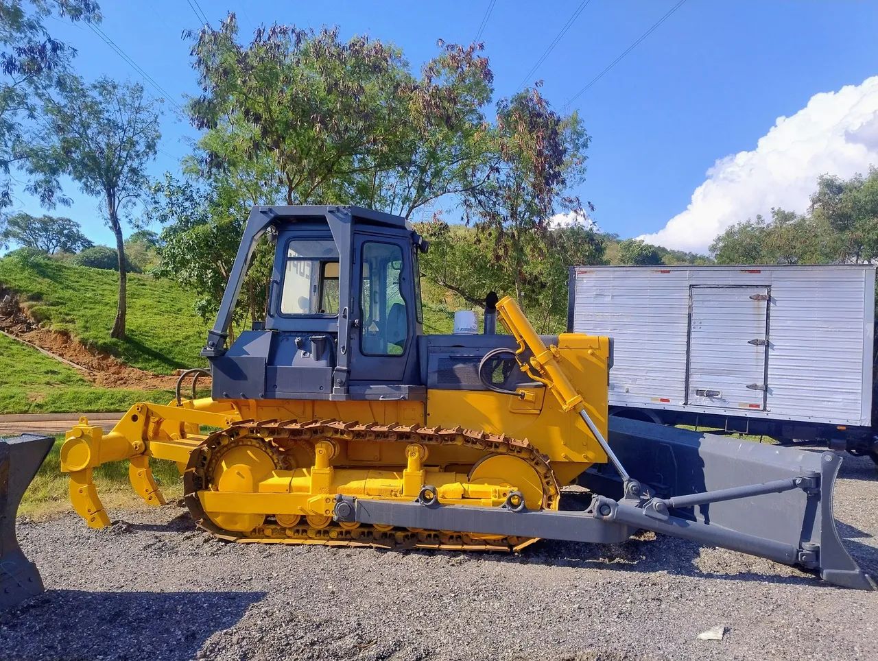 Trator de Esteira Shantui SD16 