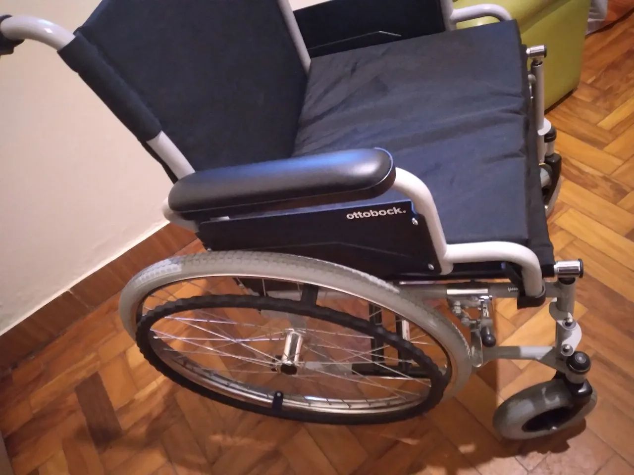 Cadeira de Rodas - Conforto e Mobilidade - Foto 2