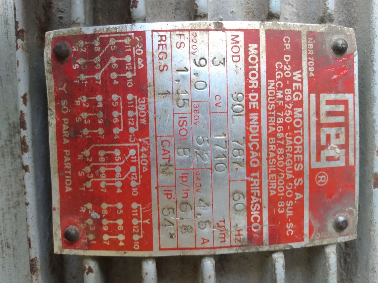 Motor elétrico trifasico