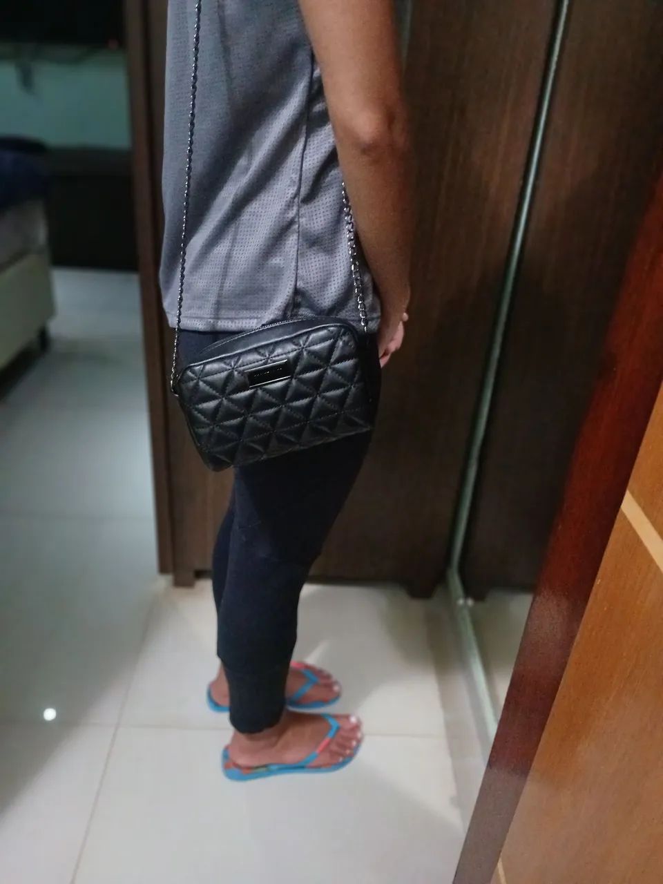 Bolsa Transversal Preta Constance  - Foto 5