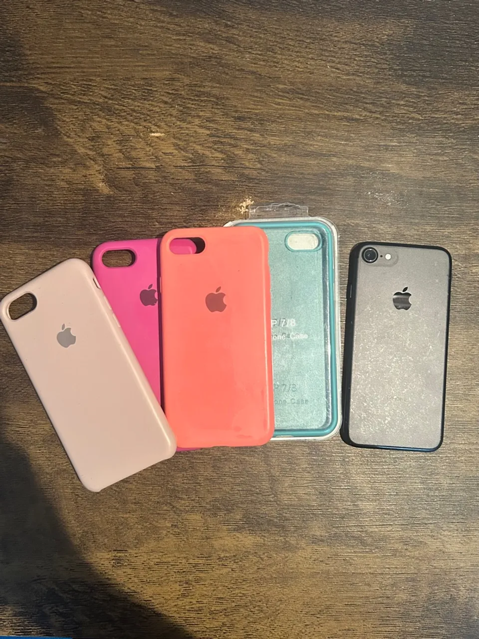 iPhone 7 32gb + capinhas