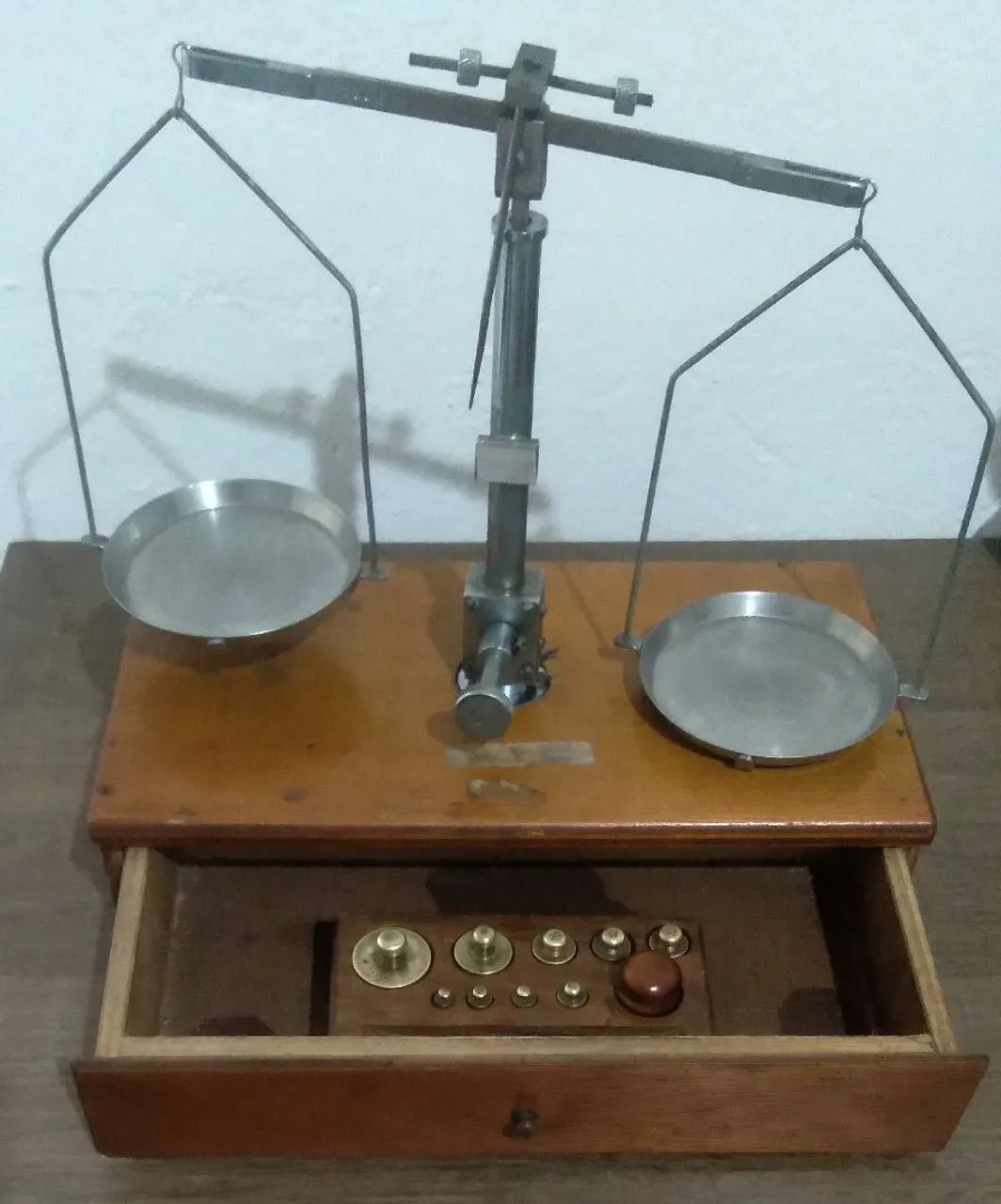 Balança de Precisão Antiga - Decoração Vintage