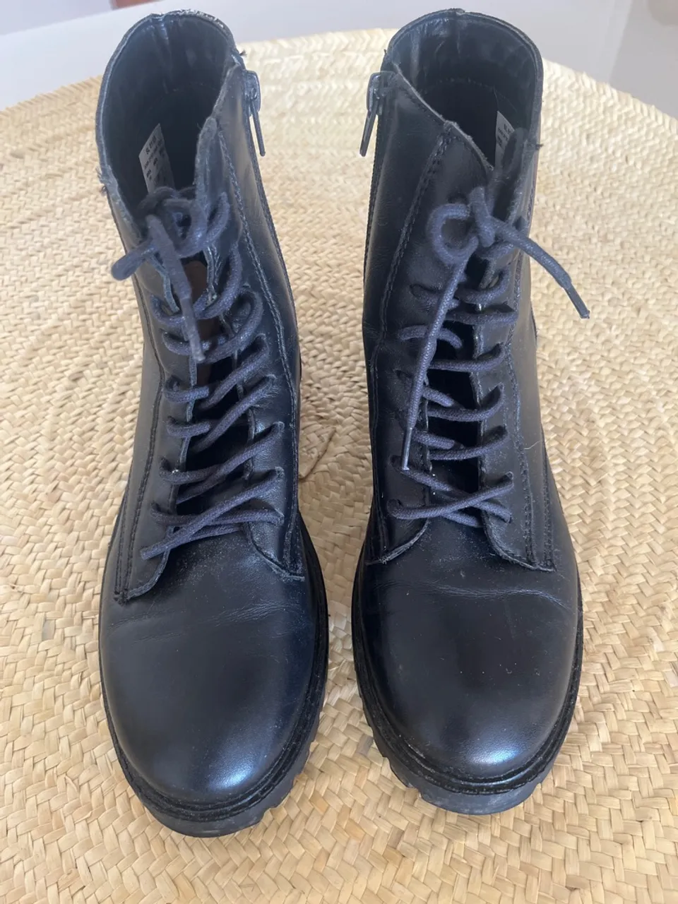 Botas de couro pretas