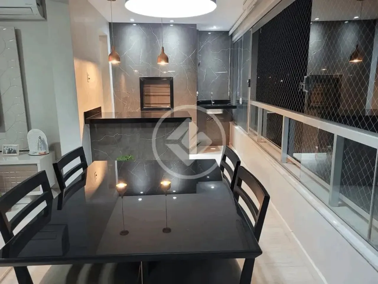 Apartamento à venda com quatro quartos sendo duas suites e duas demi suítes no bairro Jard