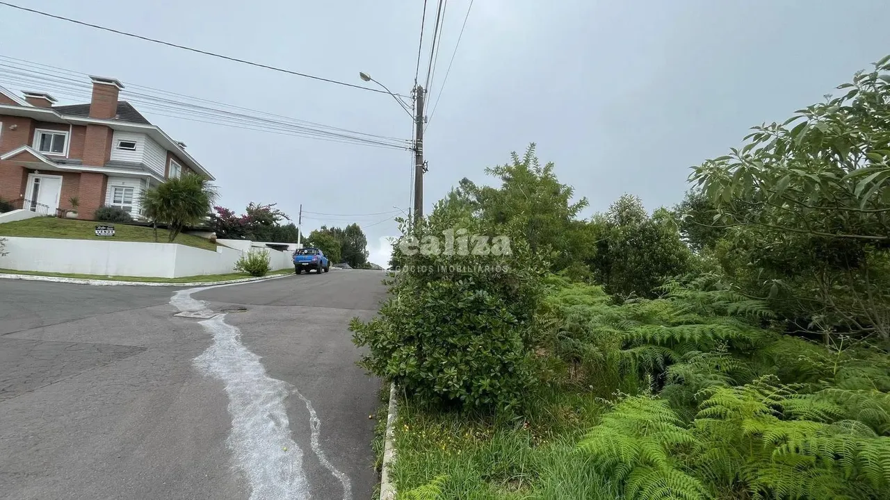 TERRENO À VENDA EM GRAMADO
