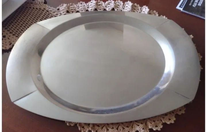 Vendo linda bandeja grande antiga de inox  - Foto 3