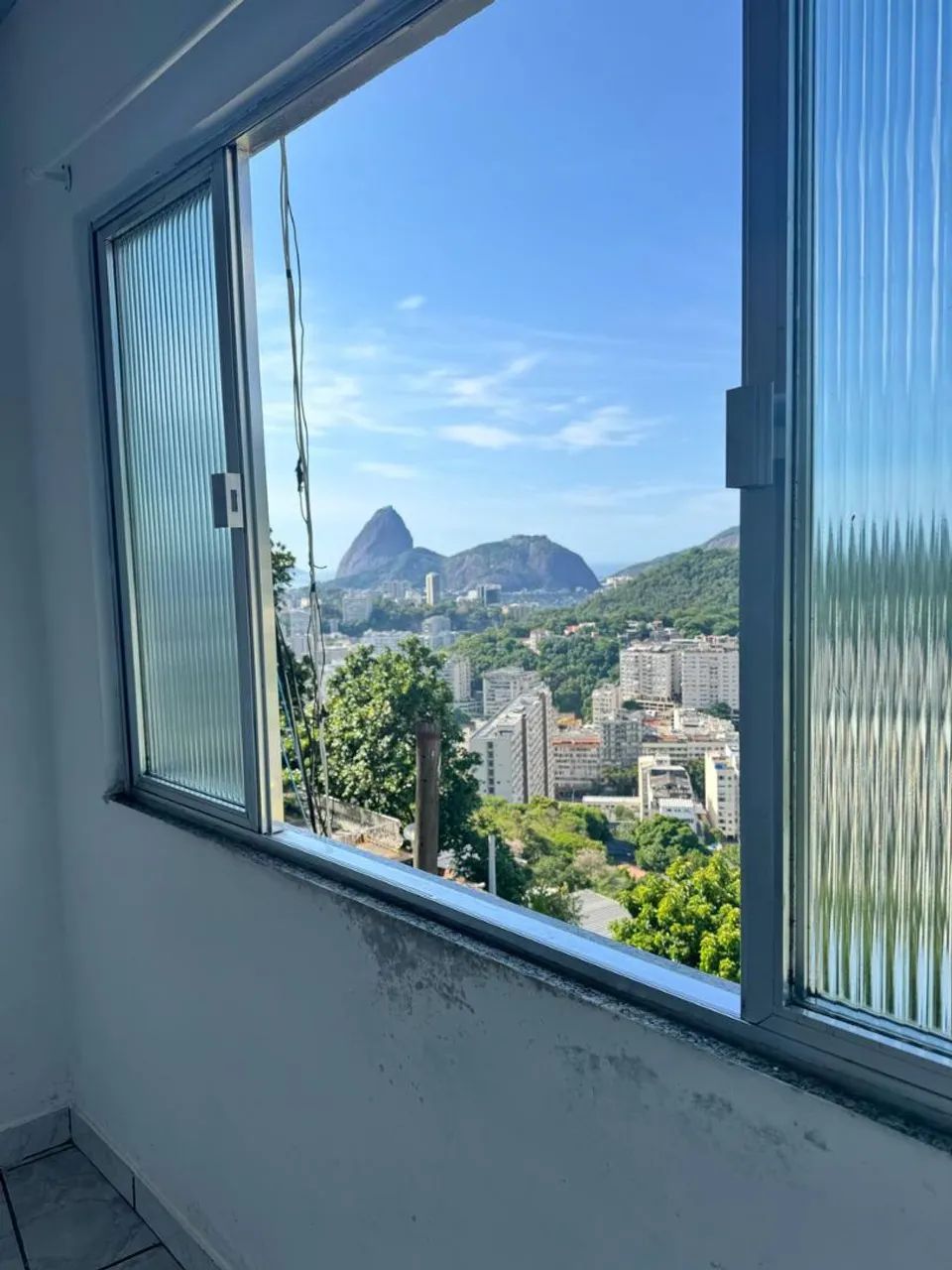 Alugo kitnet na comunidade da Júlio Otoni 