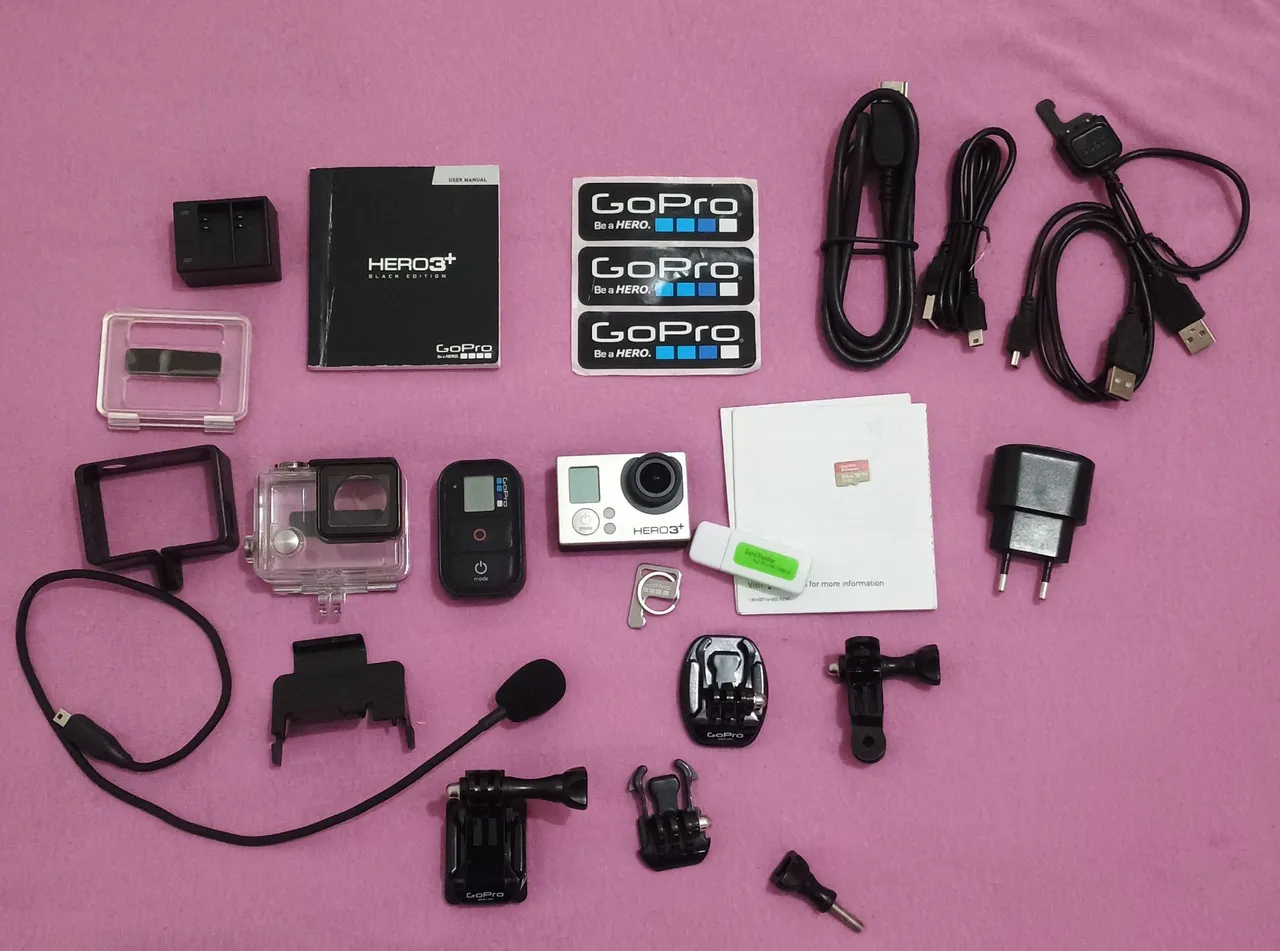 GoPro Hero 3+ Black Edition com acessórios