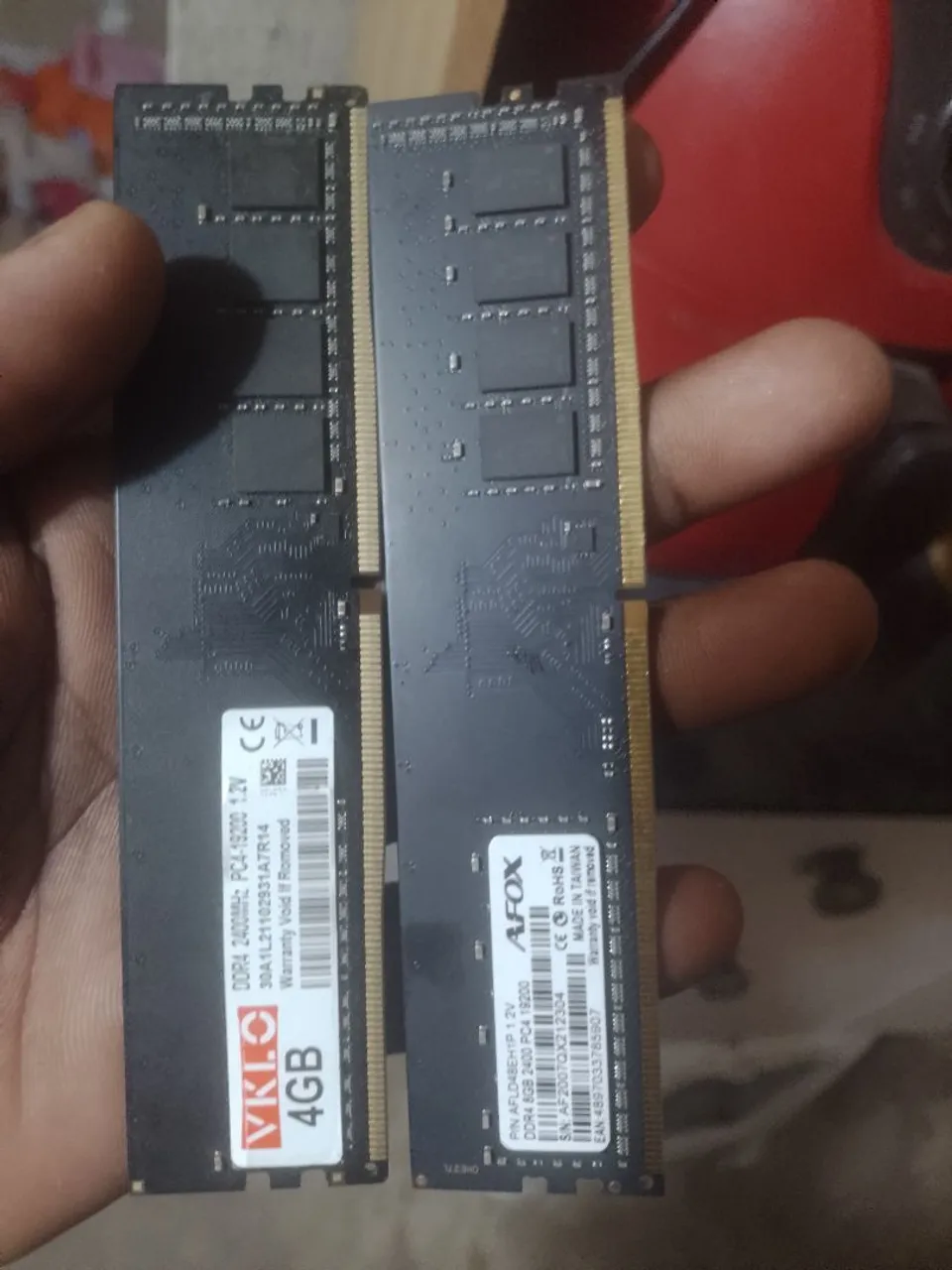 Memórias RAM DDR4 4GB e 8GB 2400MHz