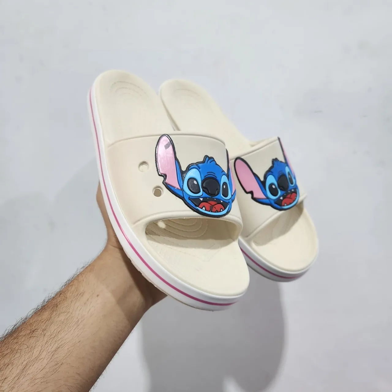 Crocs Calçado Slide Stitch Adulto/Infantil