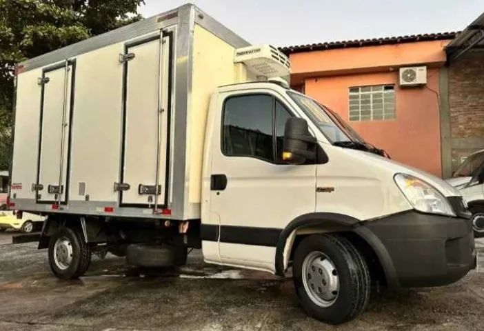 IVECO DAILY 35S14 - ANO 2018 - Foto 4