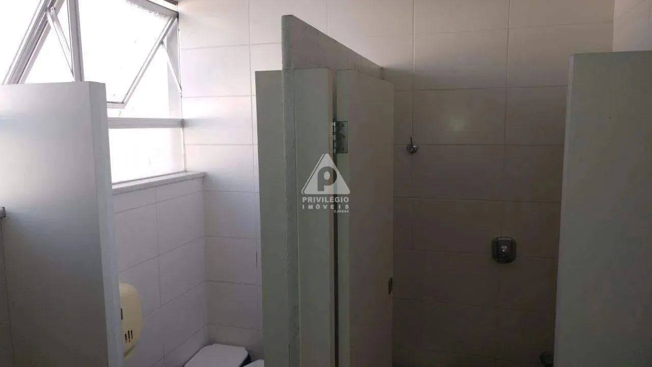Sala Comercial 200m² | Ponto Estratégico | 9 Salas | Ar Split | Coração de Copacabana - Foto 3
