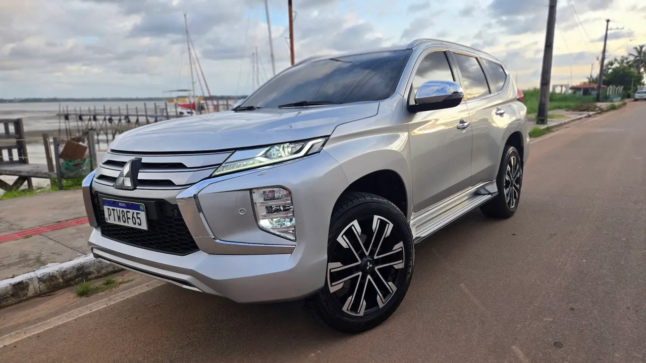 Pajero Sport hpe-s impecável