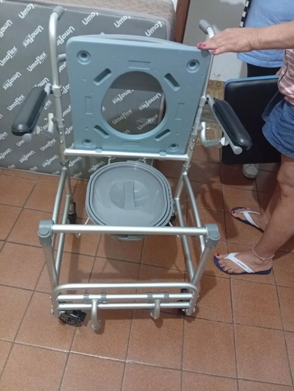 Cadeira de Banho para Idosos - Prática e Segura