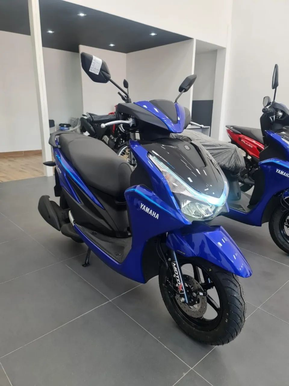 FLUO ABS HYBRID 2026 CONNECTED - LUCAS YAMAHA
