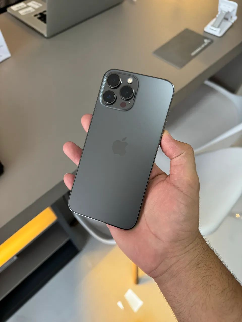 iPhone 13 Pro Max 128gb semi novos - Celulares e Smartphones