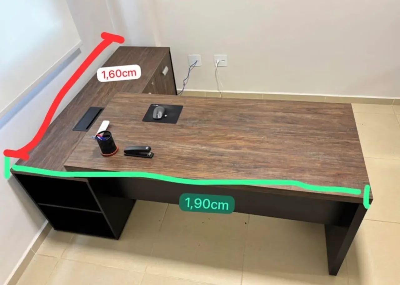 High-End Custom Office Desk – Top Executive Desk