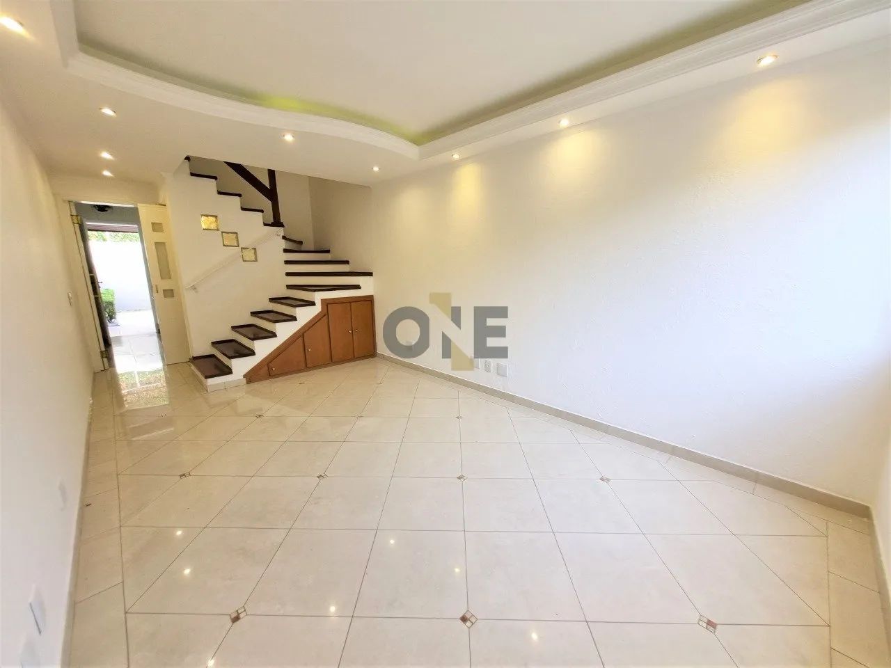 Casa com 2 dormitórios, para venda - Granja Viana - Cotia - SP