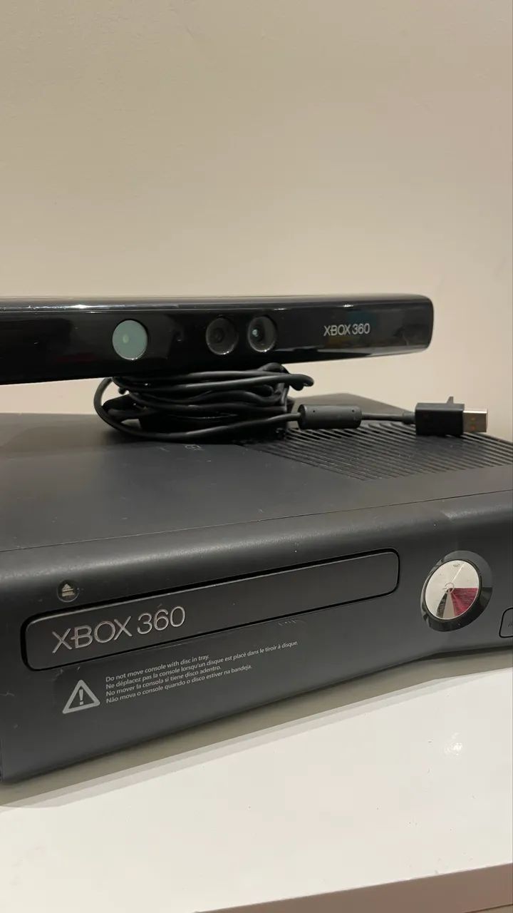 XBOX 360 com Kinet + jogo  - Foto 2