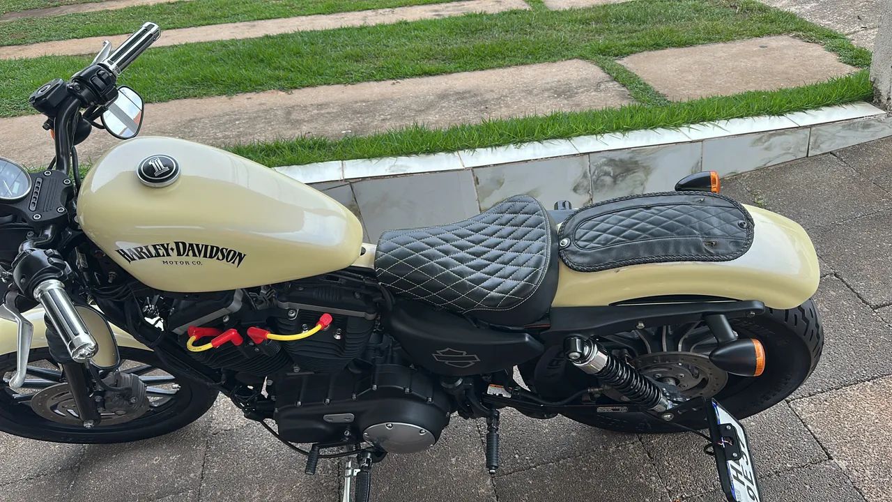 Harley 883 