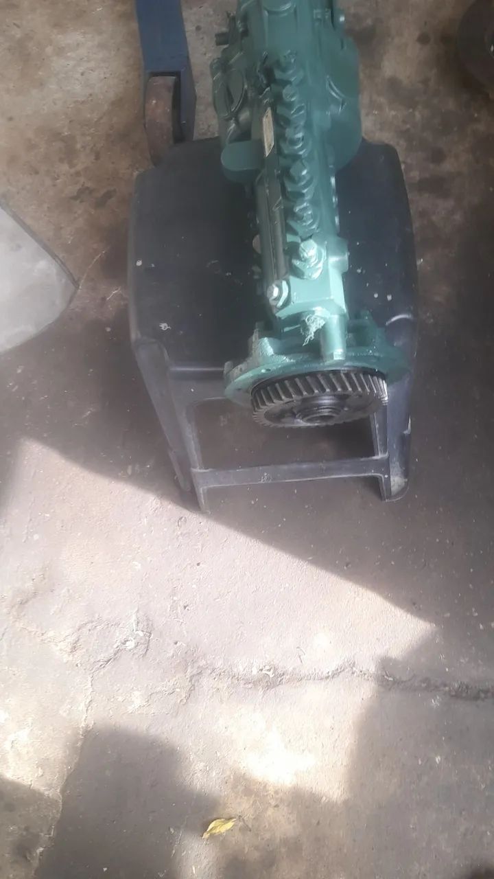  Vendo  bomba  injetora - Foto 2