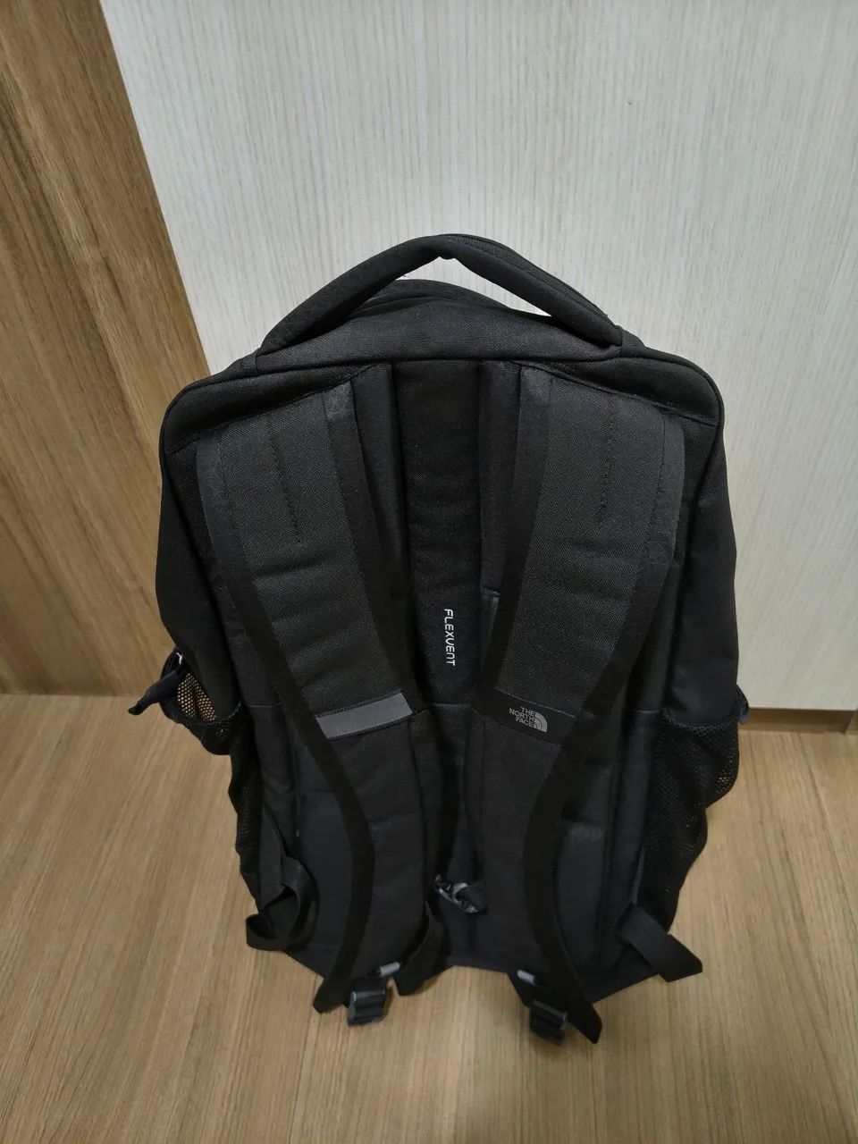 Mochila The North Face Vault semi nova impecável  - Foto 3