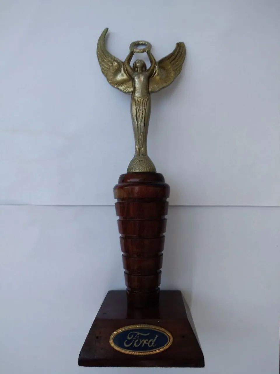 Trofeu Ford honra ao mérito figura alada