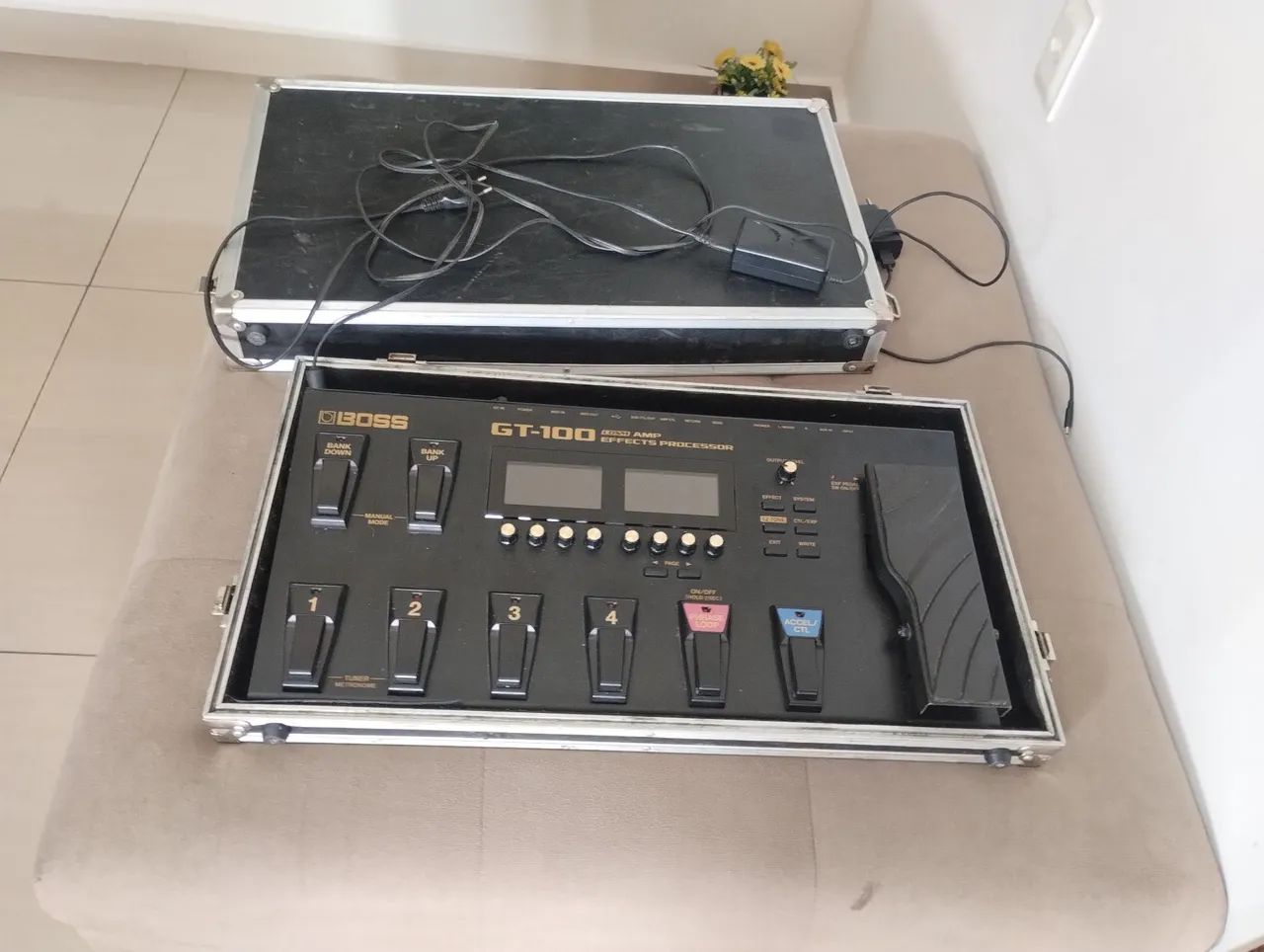BOSS GT-100 即購入歓迎 Boss Gt 100 Impecável!!! Caixa E Manual Preto | Parcelamento sem juros