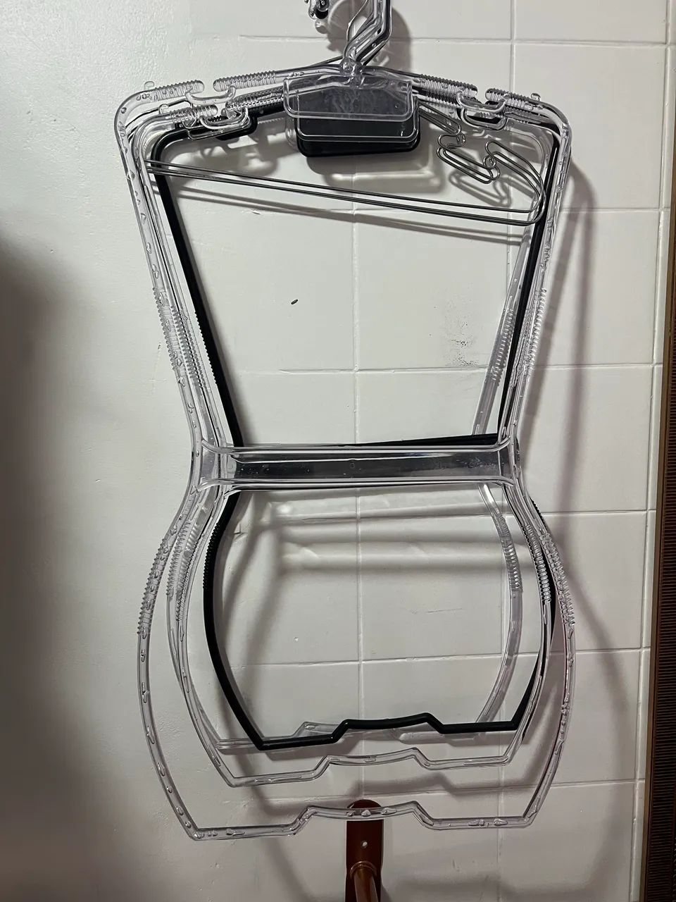 Vendo itens para loja de roupas 
