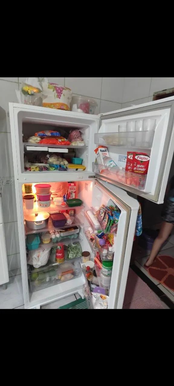 Vendo ou troco geladeira duplex  - Foto 2