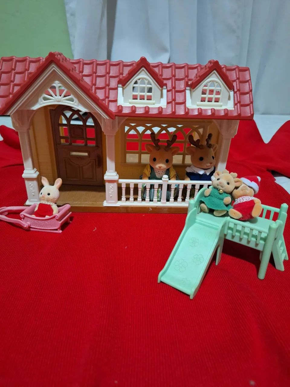 Sylvanian Family com casa e família de renas 