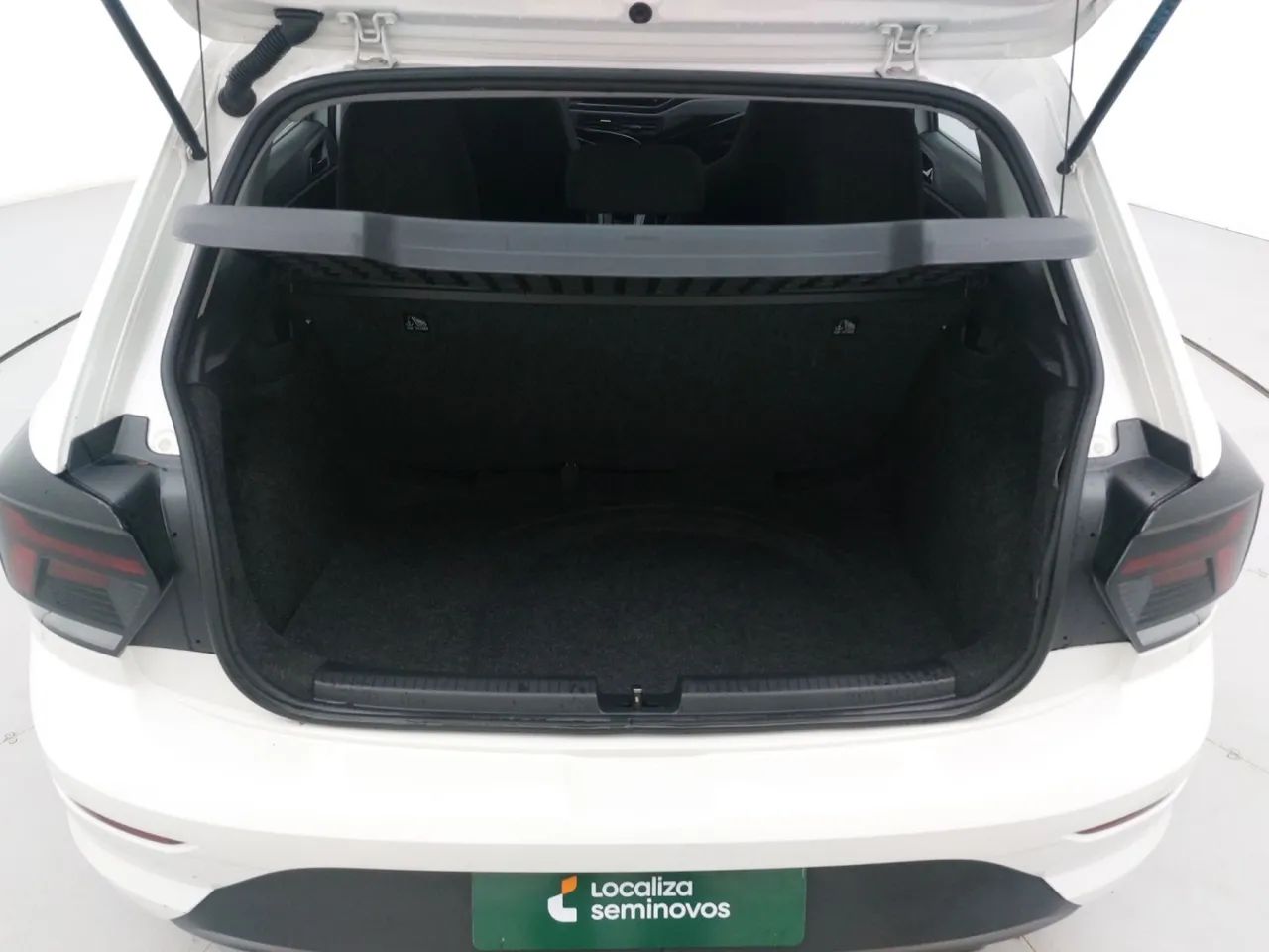 Volkswagen Polo Track 1.0 Flex 12V 5p, foto 9 de 18