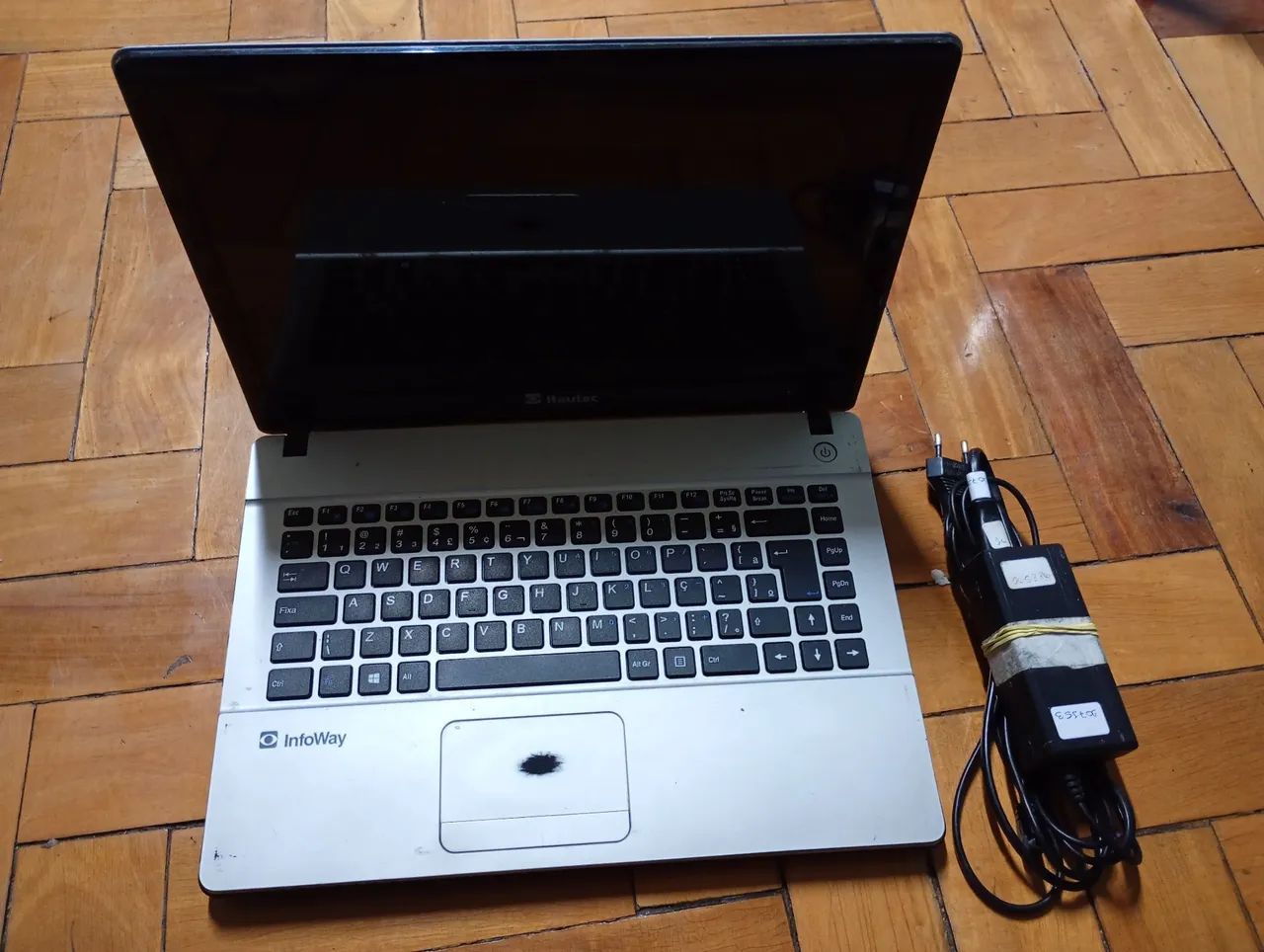 Notebook itautec infoway w7730 carcaça (não liga)