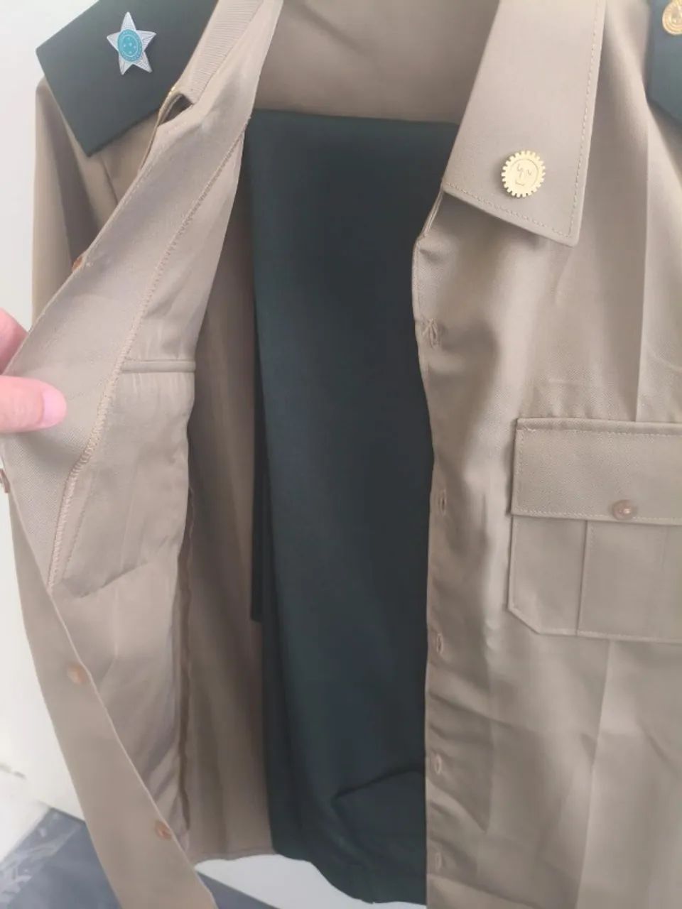 Roupa (Calça e Camisa) EB