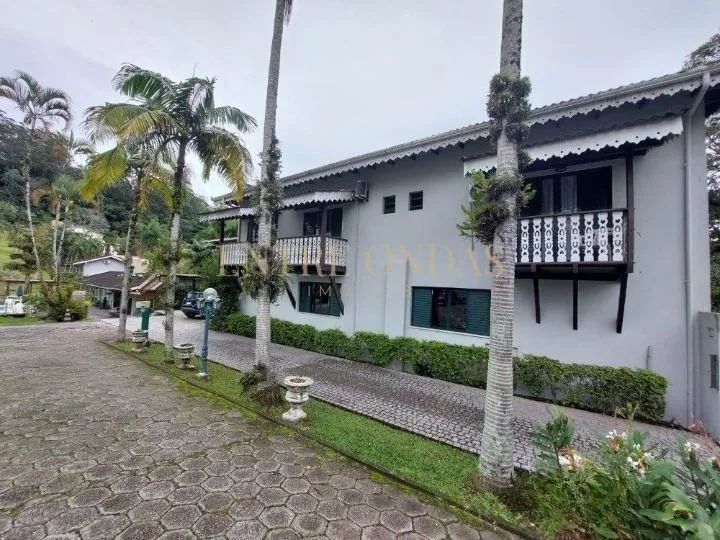 Casa com 7 quartos no bairro Carvoeira, Florianópolis