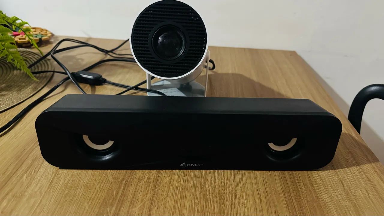 Projetor + Caixa de som multimídia 