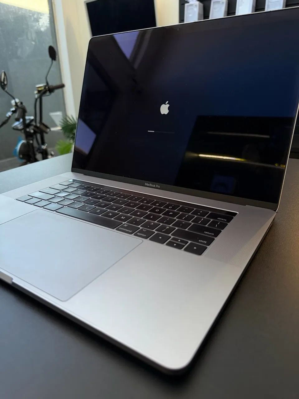 MacBook Pro i7 16GB 15? Polegadas 