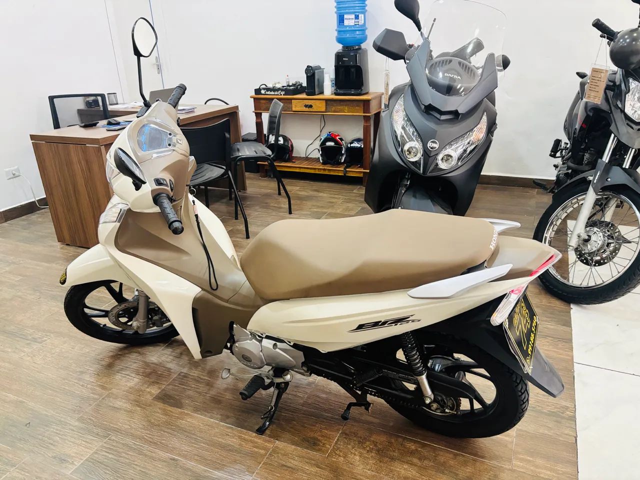 Biz 125 EX 2024 - Foto 4