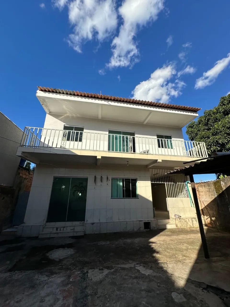 Casa com comércio a venda - Região Noroeste 