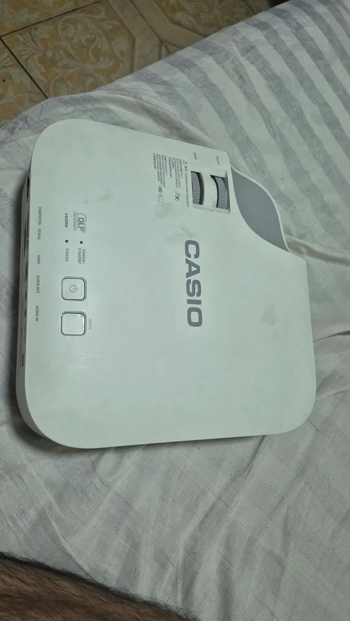 Projetor Casio DLP 3000 Lumens - Sem Lâmpada - Laser e LED - HDMI - Foto 2