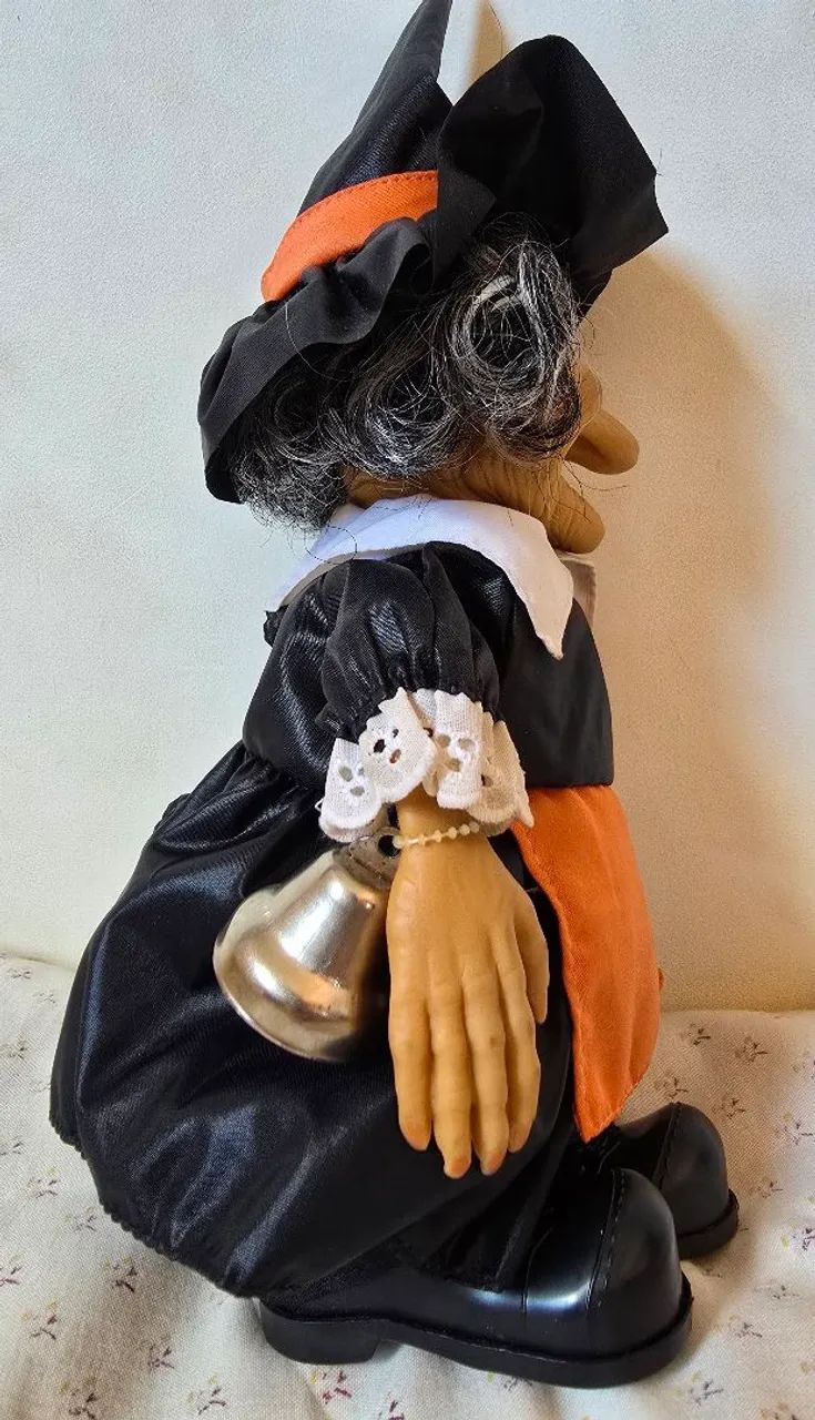 Bruxa Halloween, move e acende os olho, antigo, década de 90s - Foto 2