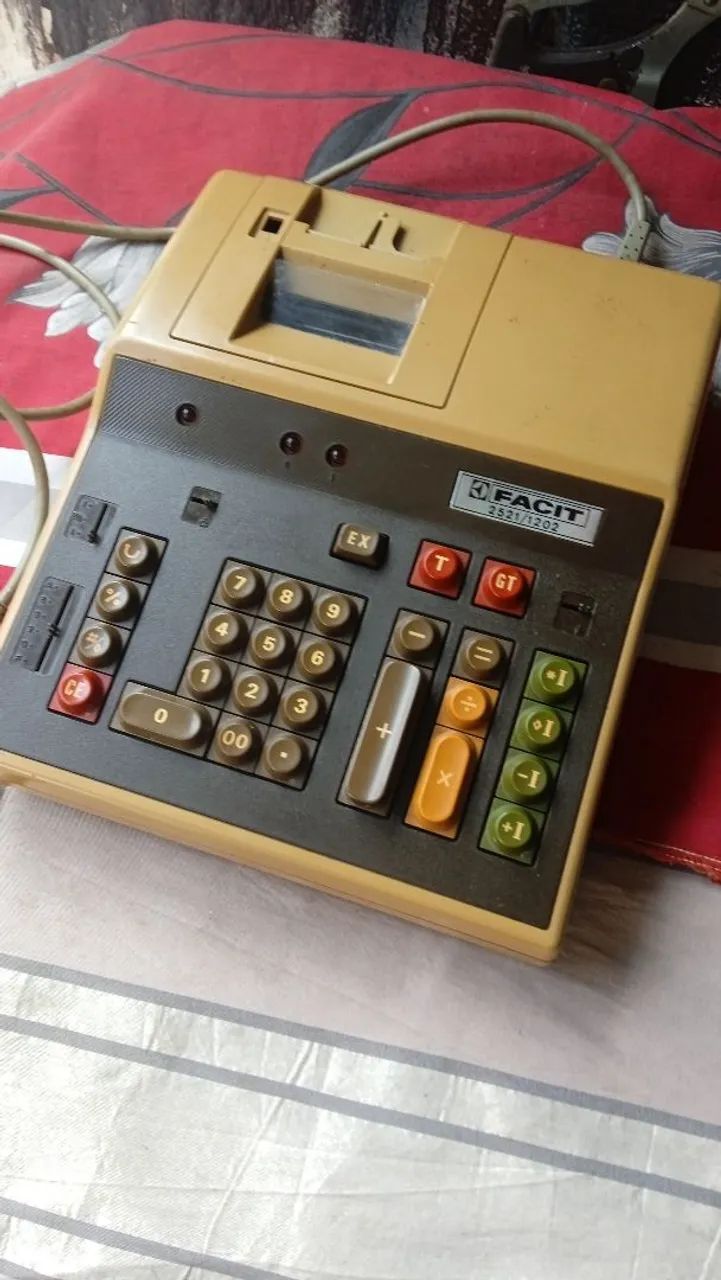 MÁQUINA ANTIGA FACIT NO ESTADO  - Foto 2